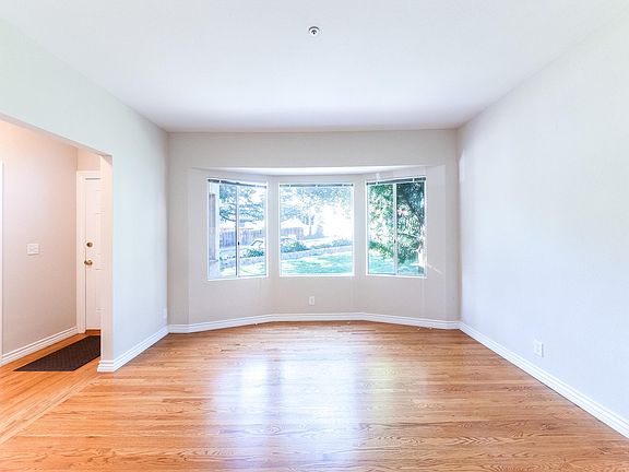 3rd image of 4236 New York Ave