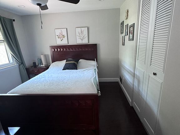 4th image of 365 Woodland Ct