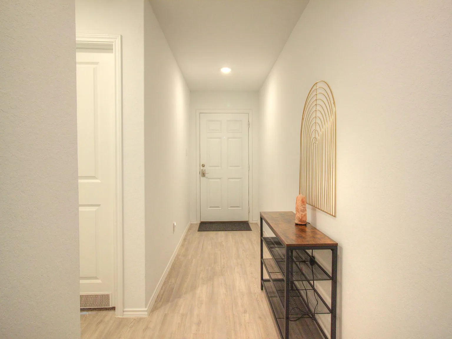 3 bed, 1217 sqft, $1,510 — Photo 2