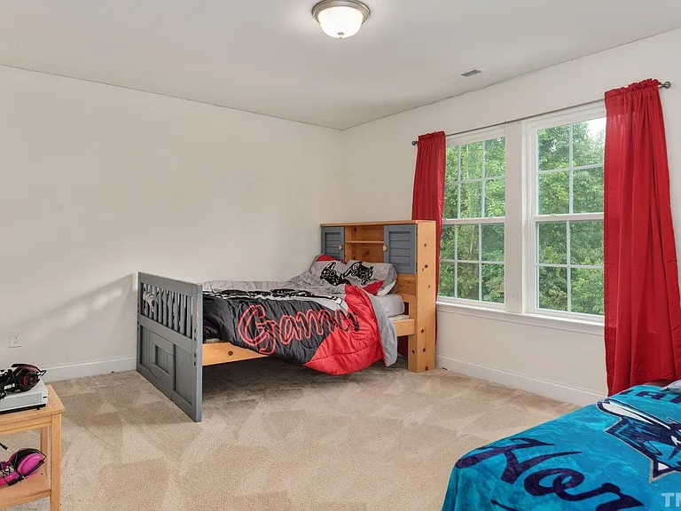 220 Avery Glenn Way — Photo 26