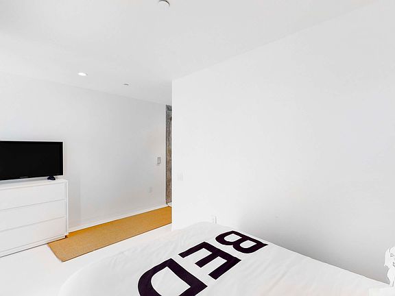 5th image of 158 E 126th St APT 1102