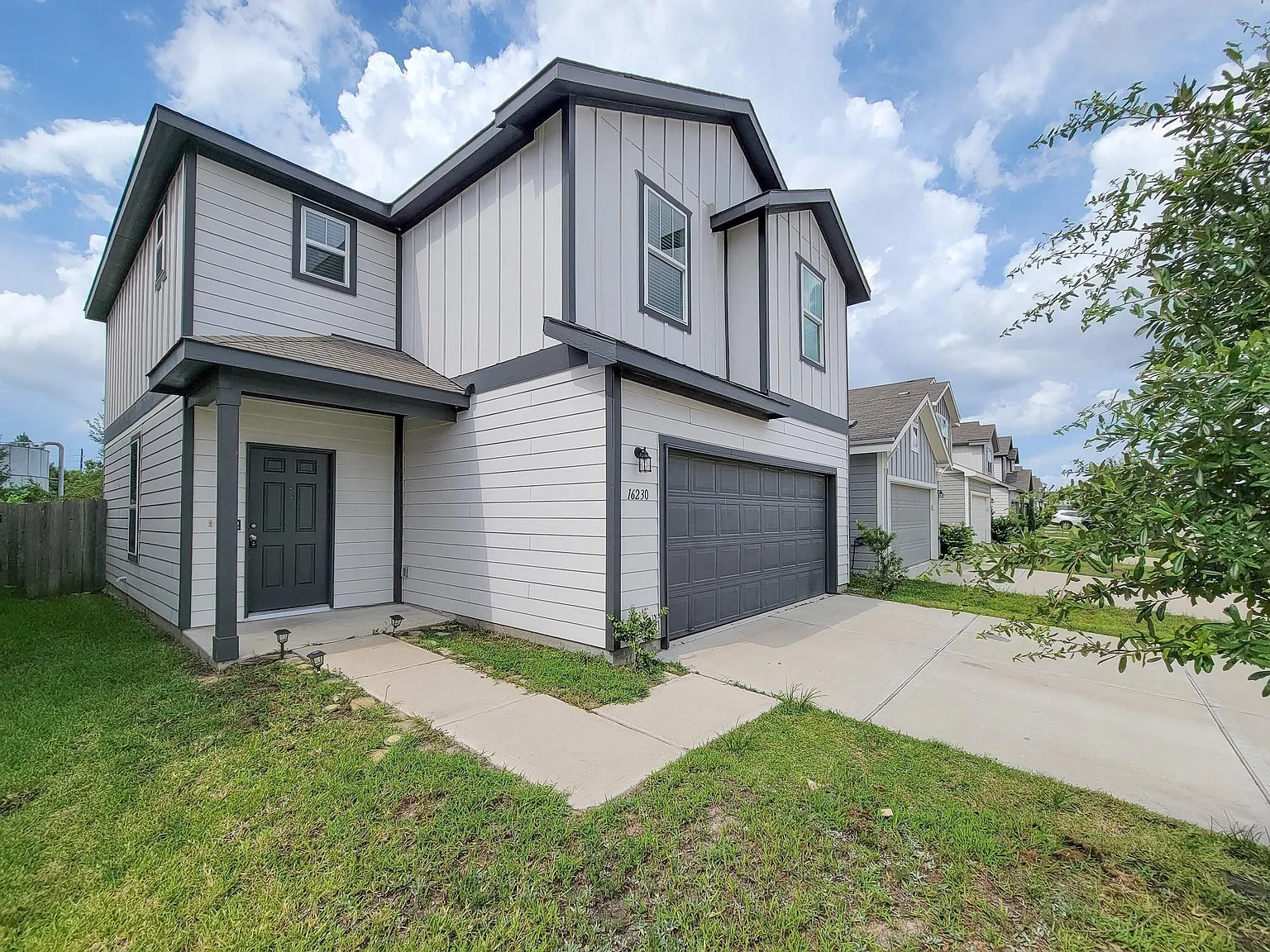 4 bed, 2.5 bath, 1698 sqft, $2,100 — Photo 2