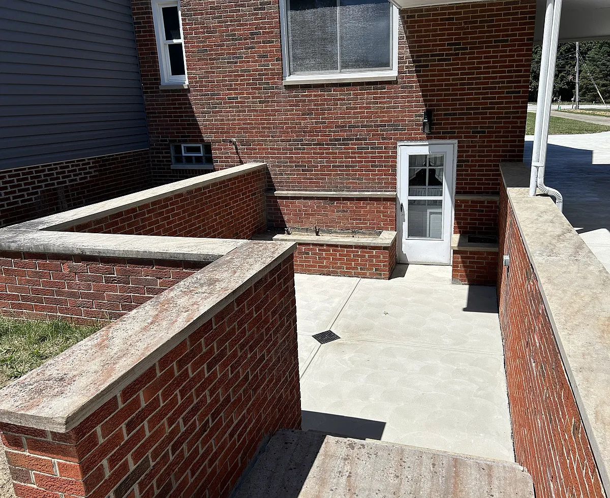Building Photo - 2447 W Wallings Rd