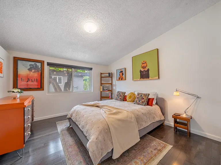 13557 Kittridge St — Photo 34