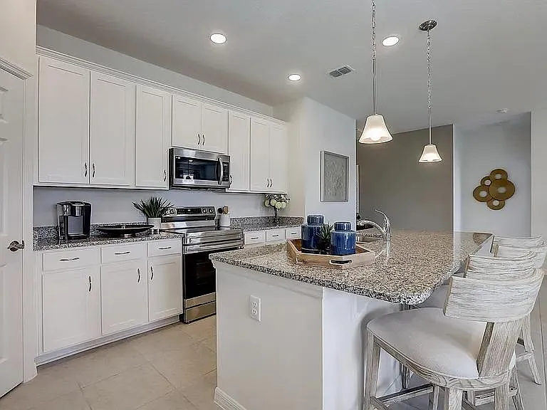 1658 Blue Lagoon Cir — Photo 8