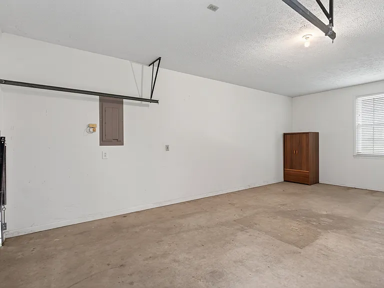 832 New Shackle Island Rd — Photo 20