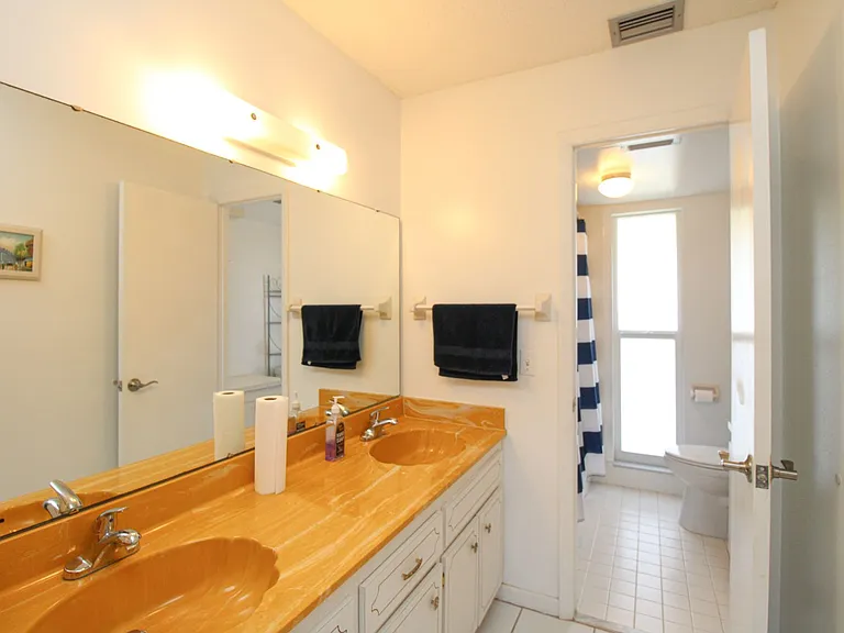 239 Palm Dr #2 — Photo 26
