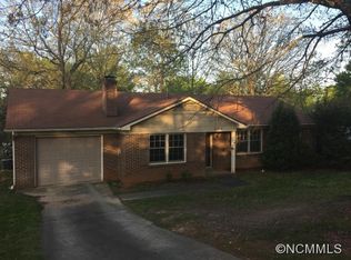 301 Heather Ct, Asheville, NC 28804