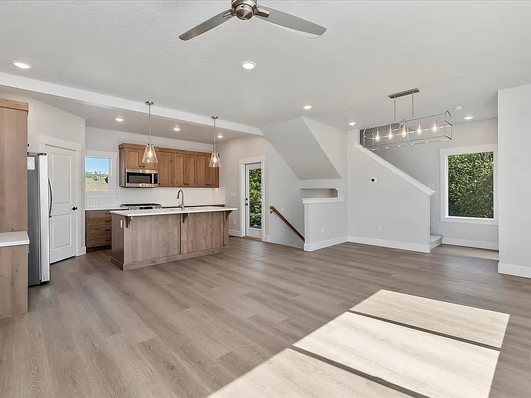 Bradbury Luxury Townhomes — Photo 55
