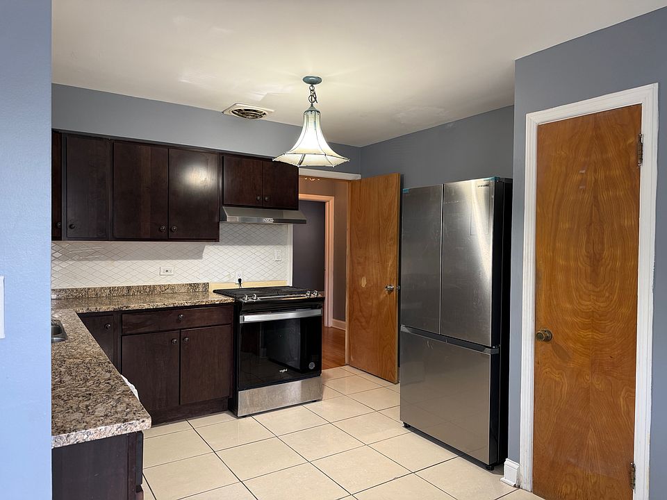 1st image of 5901 N Merrimac Ave #1