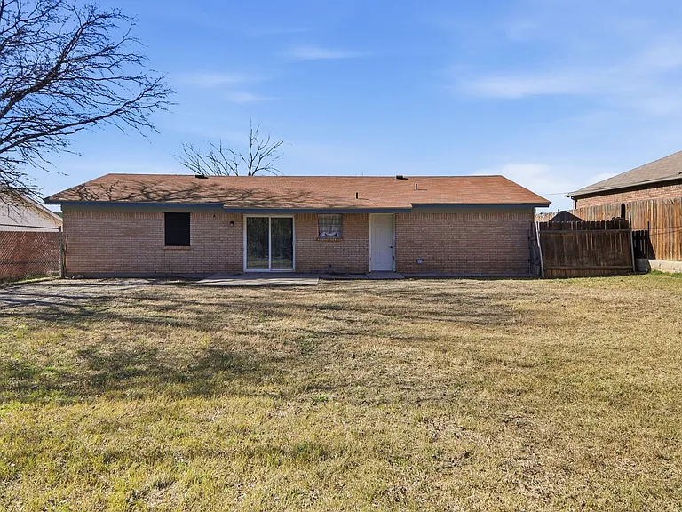 1403 Little St — Photo 25