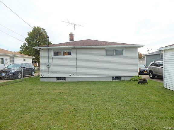 3rd image of 98 Patricia Ln