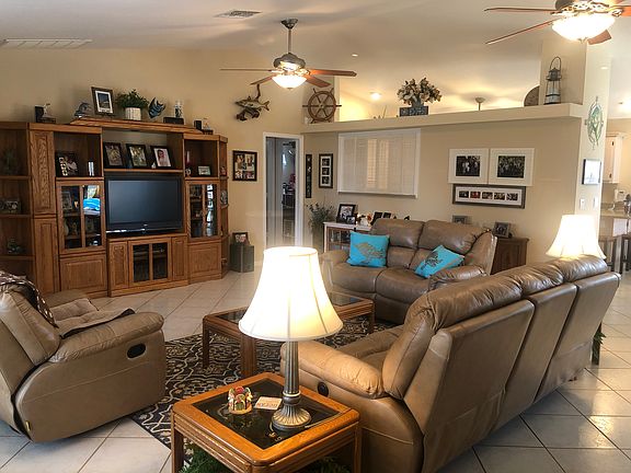 3rd image of 4550 W Coral Cir