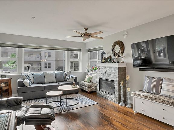 5th image of 350 Island Hwy S #105