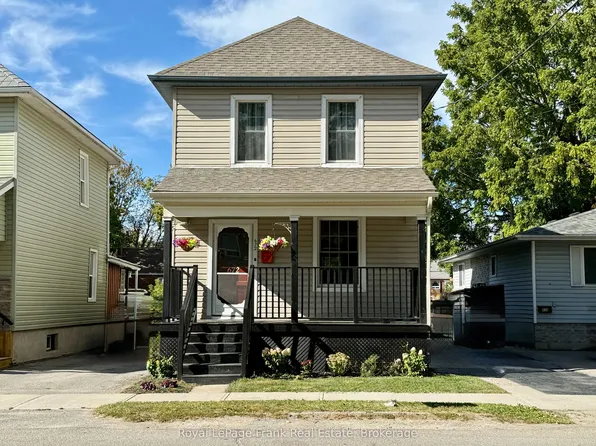 672 Romaine St, Peterborough, ON K9J 2E4