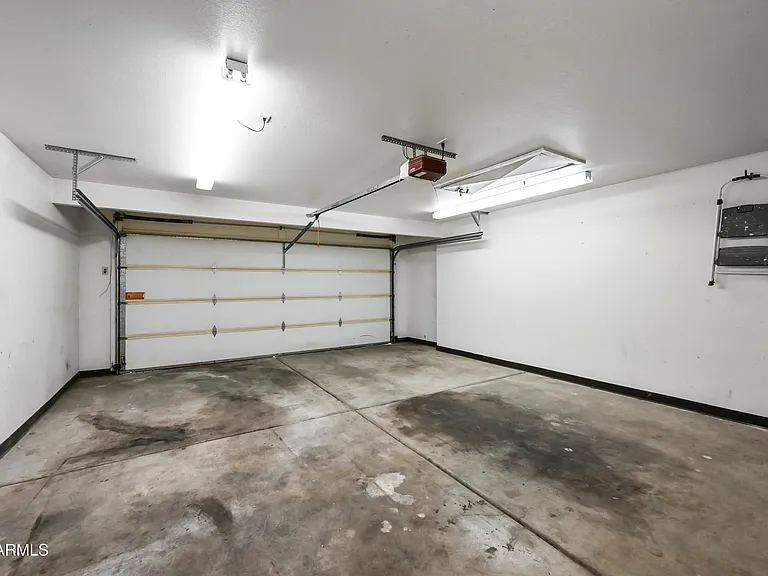 5833 W John Cabot Rd — Photo 29