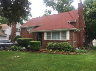 62 Howland Ave, Teaneck, NJ 07666