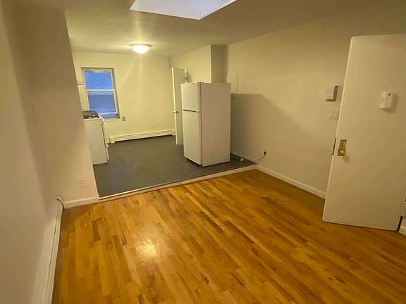 3rd image of 225 Columbia St #3