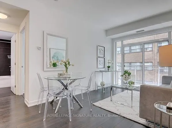 223 Saint Clair Ave W, Toronto, ON