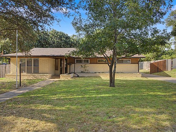 3rd image of 7232 Monterrey Dr