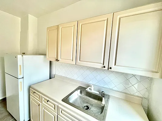 Rented by Pear NYC LLC | media 22