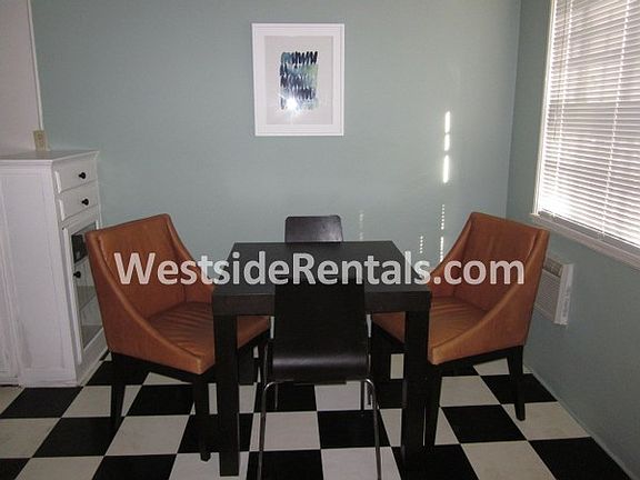 3rd image of 827 N Hayworth Ave