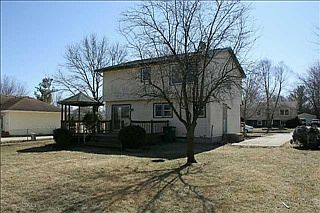 4th image of 1209 Lyndale Dr