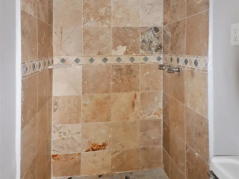 8711 Shadow Crest St — Photo 7