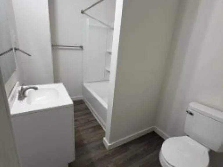 416 N Charles St — Photo 8