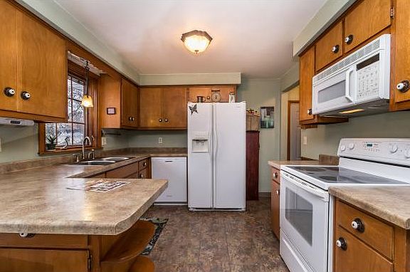 2nd image of 1853 Aspen Ln