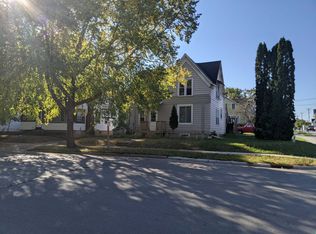 302 E Beacon Ave, New London, WI 54961