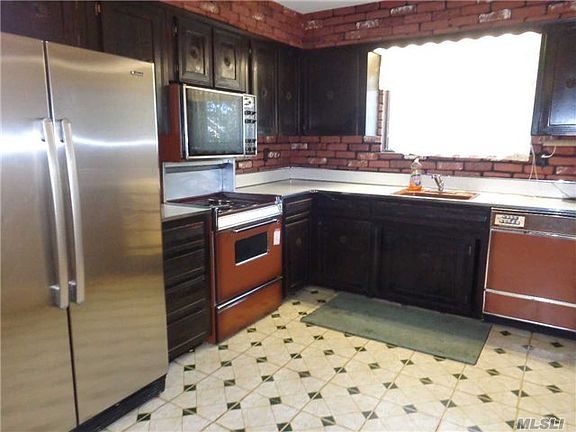 4th image of 121 Hudson Ave
