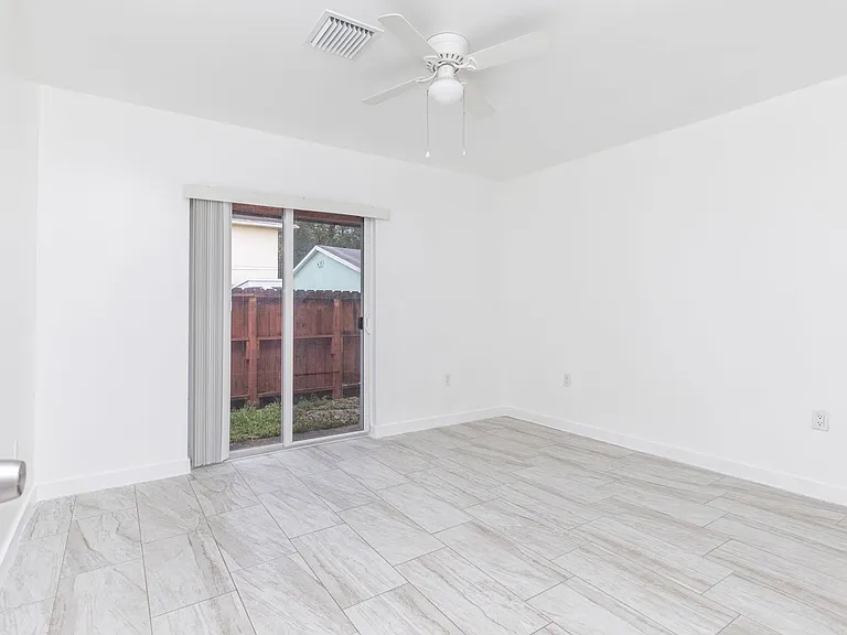 5918 Pierce St — Photo 14