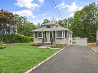 94 Mountain Ave, Cedar Knolls, NJ 07927