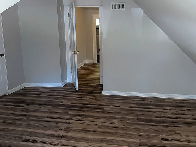 609 Jefferson St — Photo 14