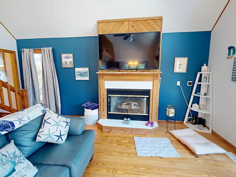 701 Teakwood Ln — Photo 9