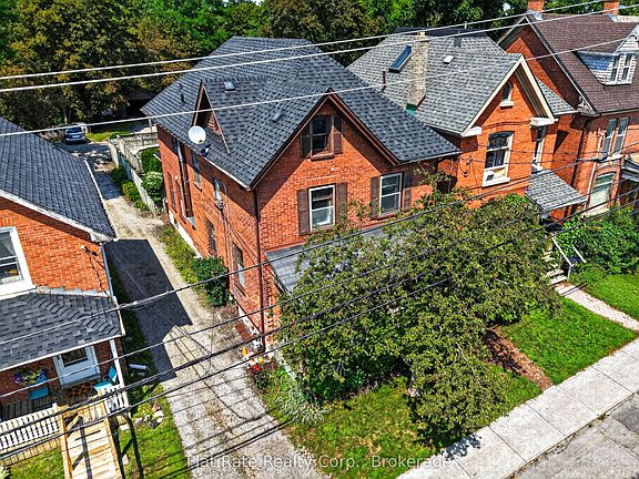 3rd image of 220 London St