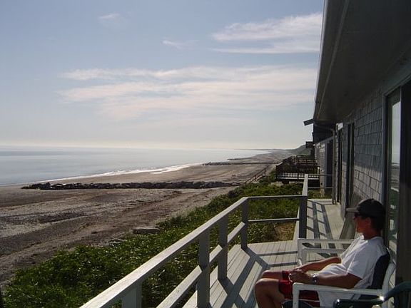 sit/relax on a lg deck