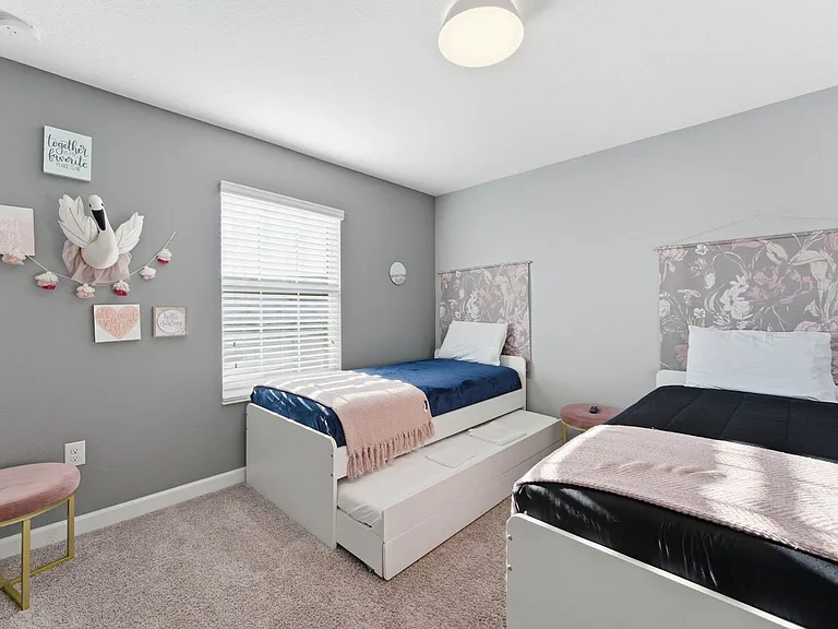 Stinger Dr — Photo 28