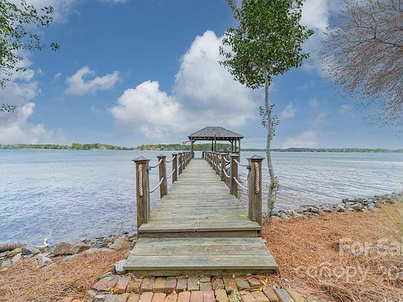 4th image of 8237 Buena Vista Dr