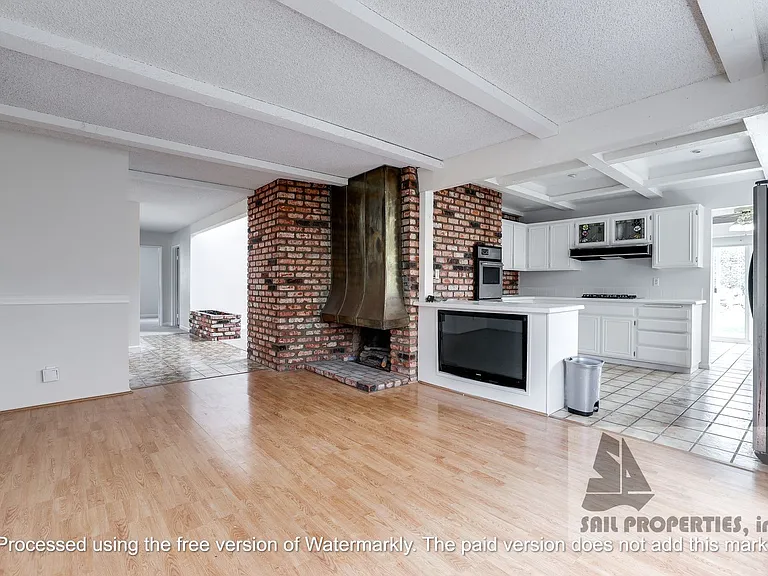 15841 Maidstone St — Photo 13
