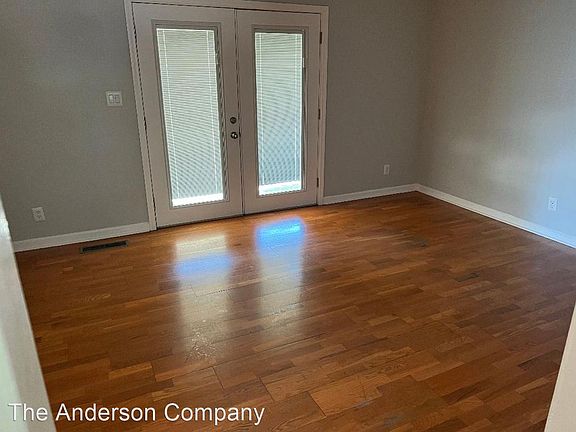 3rd image of 119 Stewart Ct