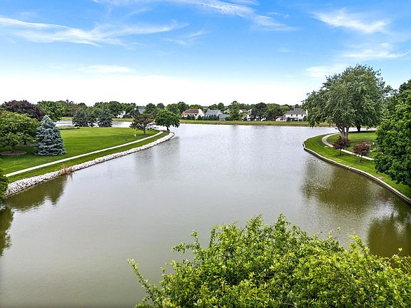 5th image of 25 Bay Pointe Dr