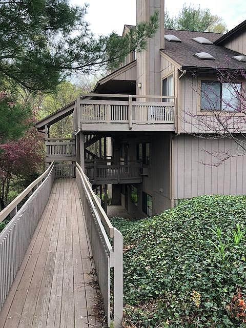 1st image of 648 Meredith Ln