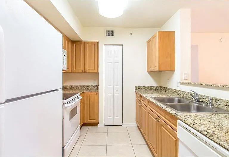 6760 Heritage Grande #6103 — Photo 3