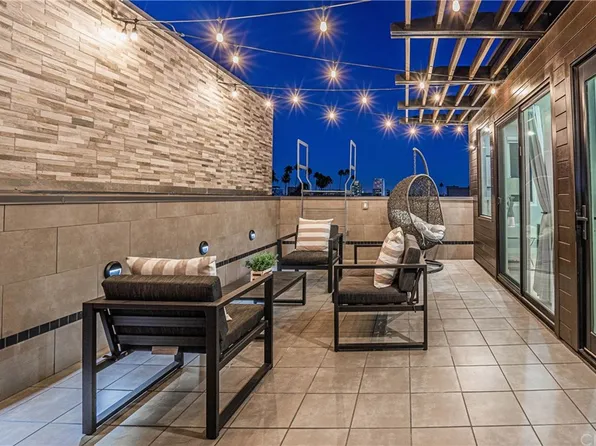 115 N Manhattan Pl, Los Angeles, CA 90004