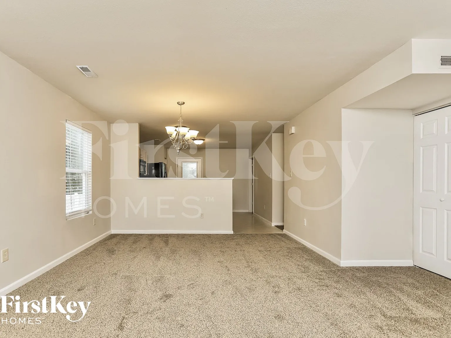 3 bed, 2.0 bath, 1720 sqft, $2,230 — Photo 4