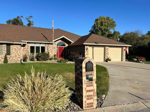 1320 Regency Cir S, Norfolk, NE 68701