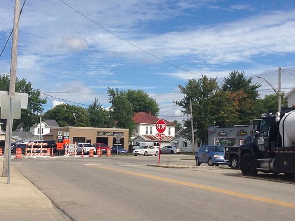 4th image of 669 Sweitzer St