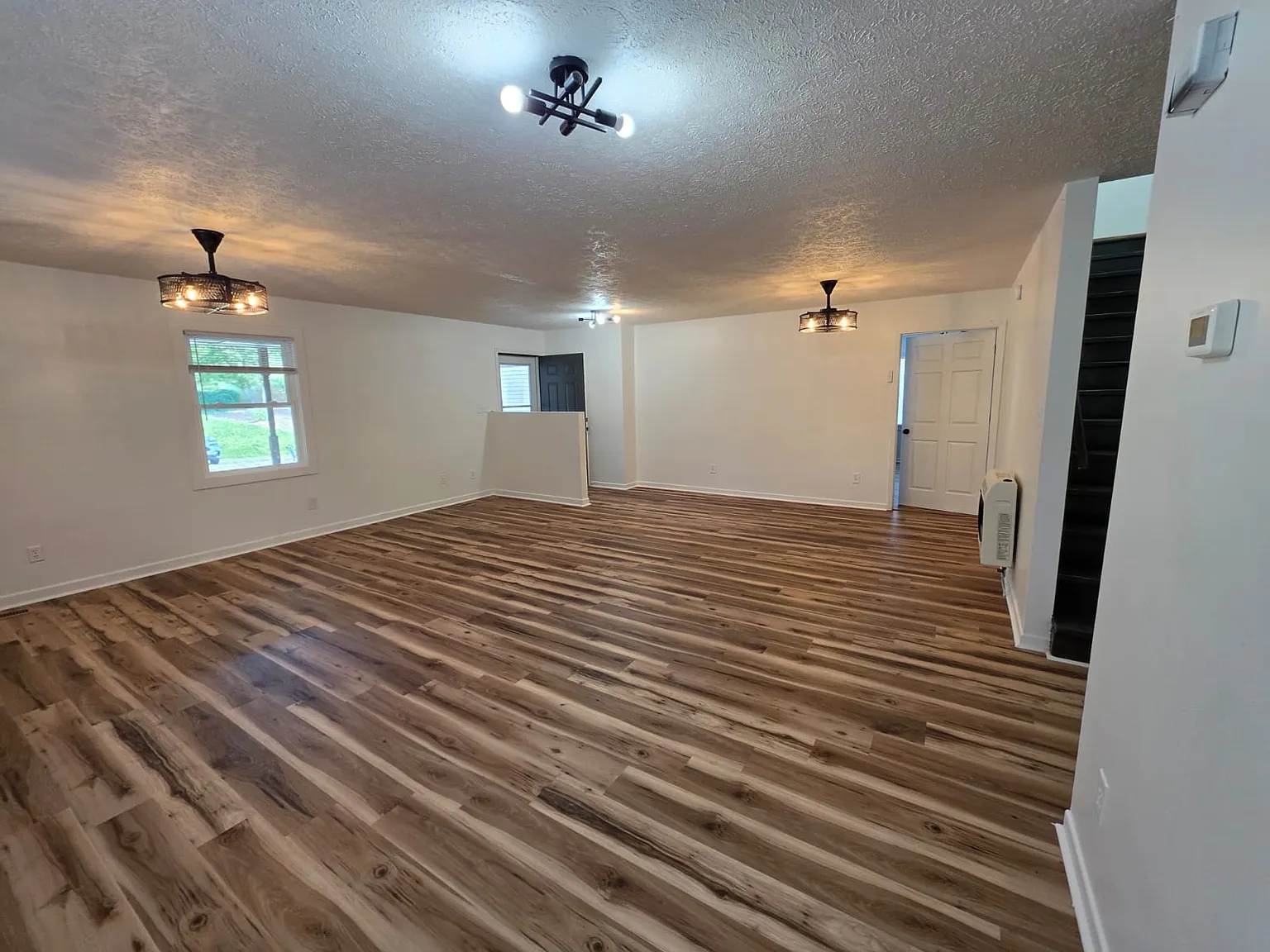 3 bed, 2.5 bath, $2,395 — Photo 2
